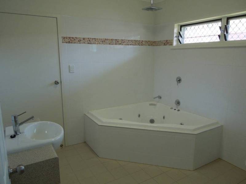 109 English Street, Manunda QLD 4870