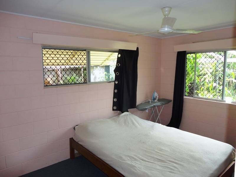 39 Tamarind Street, Holloways Beach QLD 4878