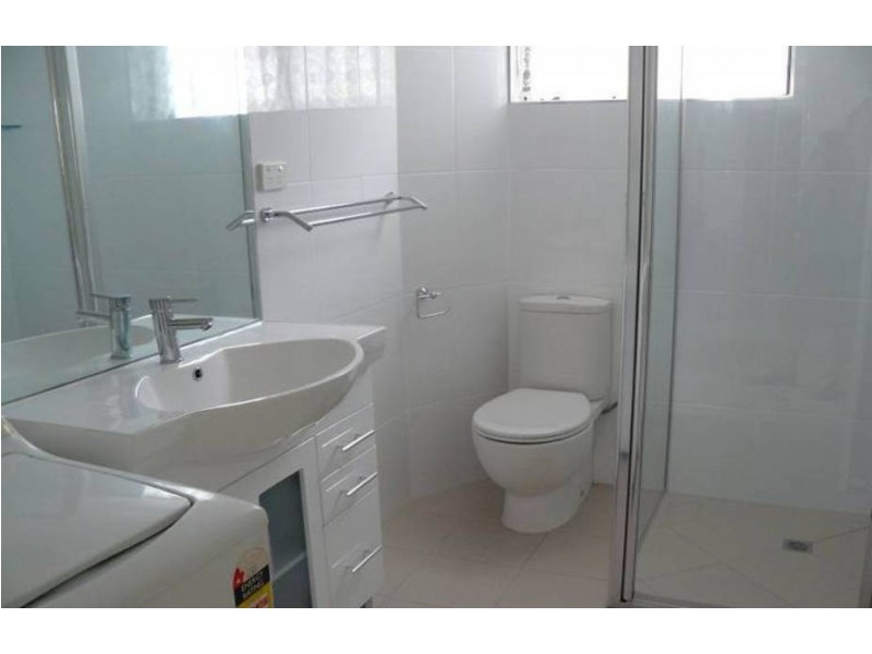 1/211 Lake Street, Cairns North QLD 4870