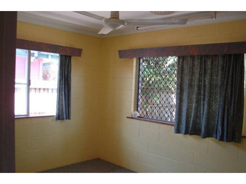 1 & 2/44 Christensen Street, Machans Beach QLD 4878