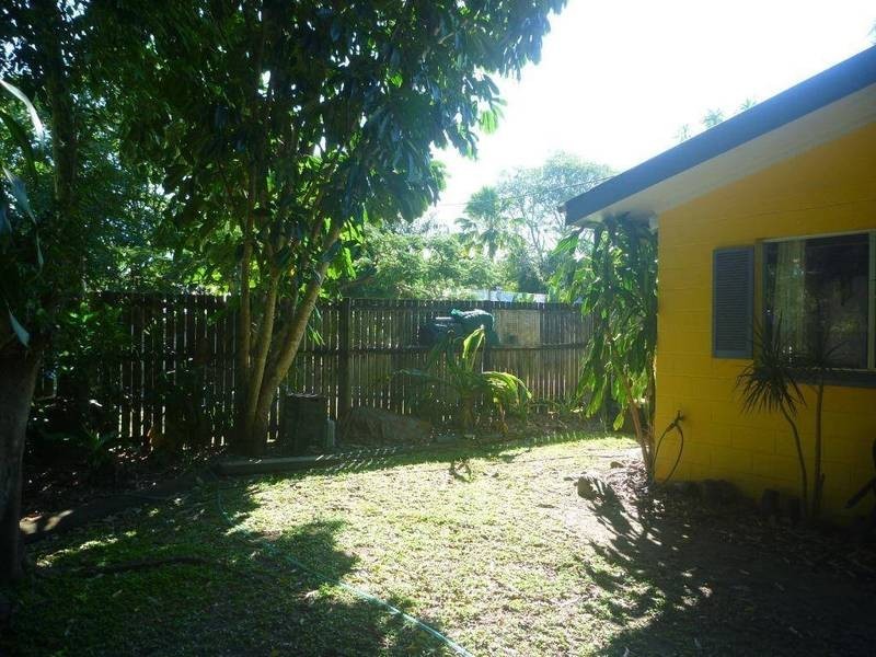 1 & 2/44 Christensen Street, Machans Beach QLD 4878