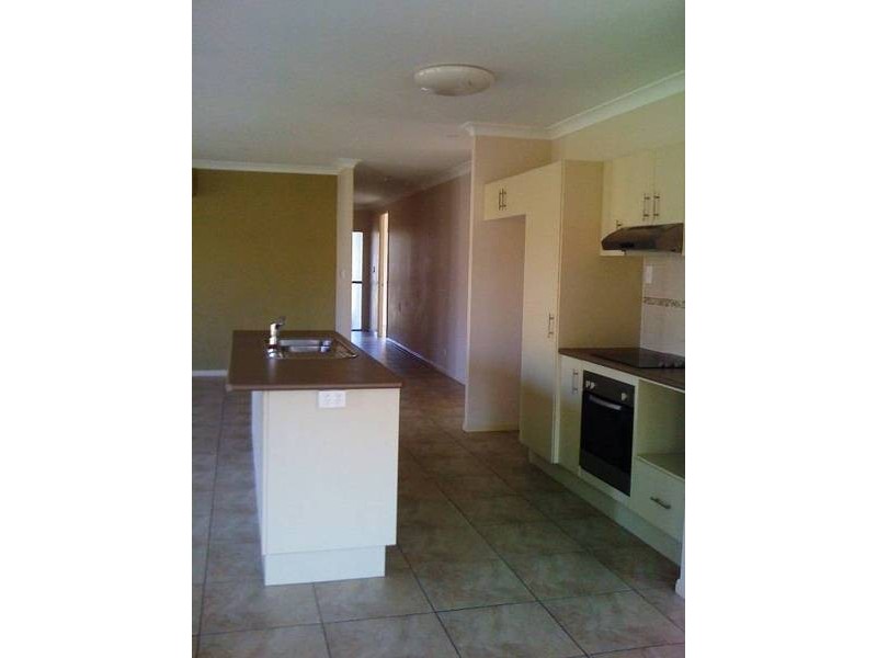 23 Roderick Street, Bentley Park QLD 4869