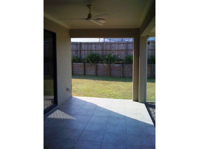 23 Roderick Street, Bentley Park QLD 4869