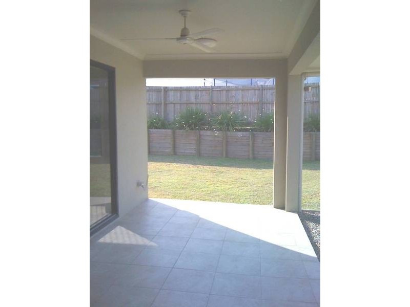 23 Roderick Street, Bentley Park QLD 4869