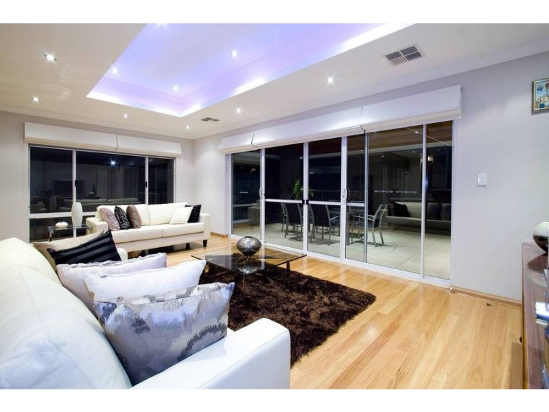 6A  Clydesdale St, Alfred Cove WA 6154