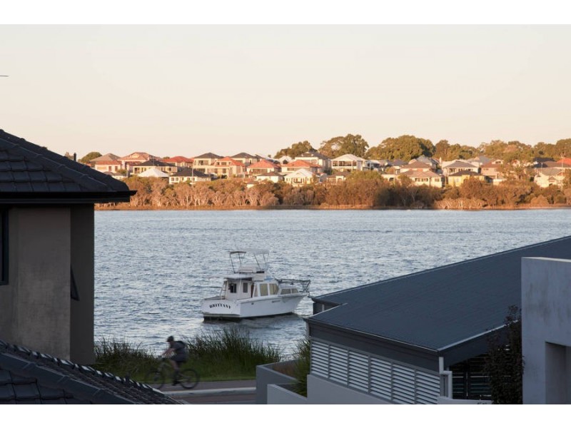 A/18 Stoke, Mount Pleasant WA 6153