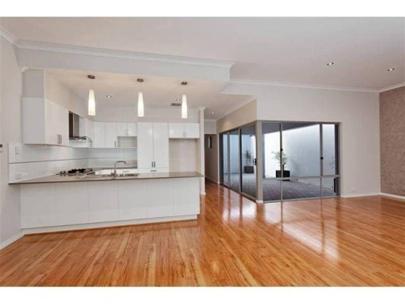 37 Bellairs Rd, Kardinya WA 6163