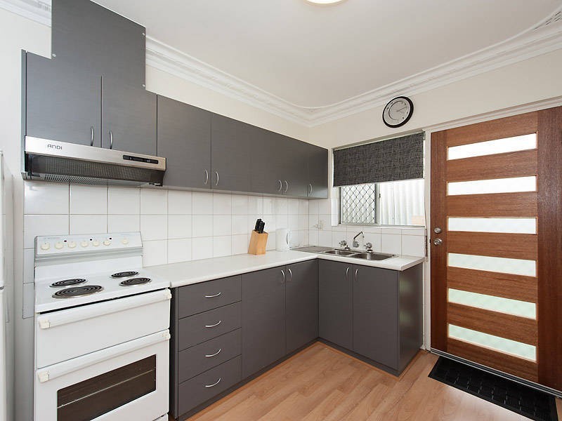 4/100 Edgecumbe Street, Como WA 6152