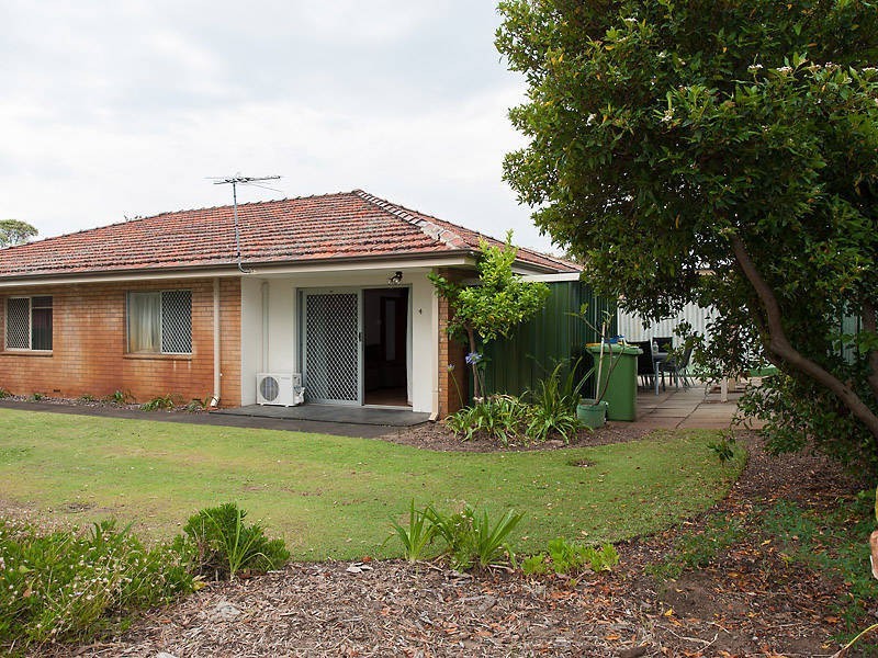 4/100 Edgecumbe Street, Como WA 6152