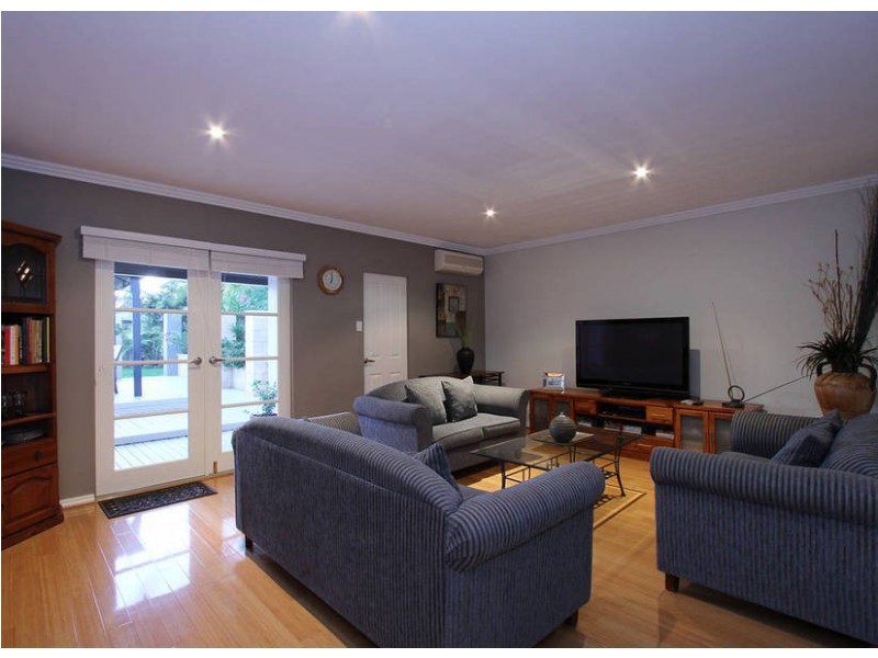 40 Warragoon Cres, Attadale WA 6156