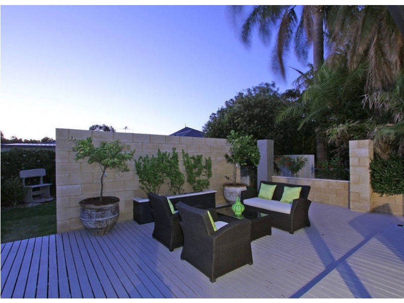 40 Warragoon Cres, Attadale WA 6156