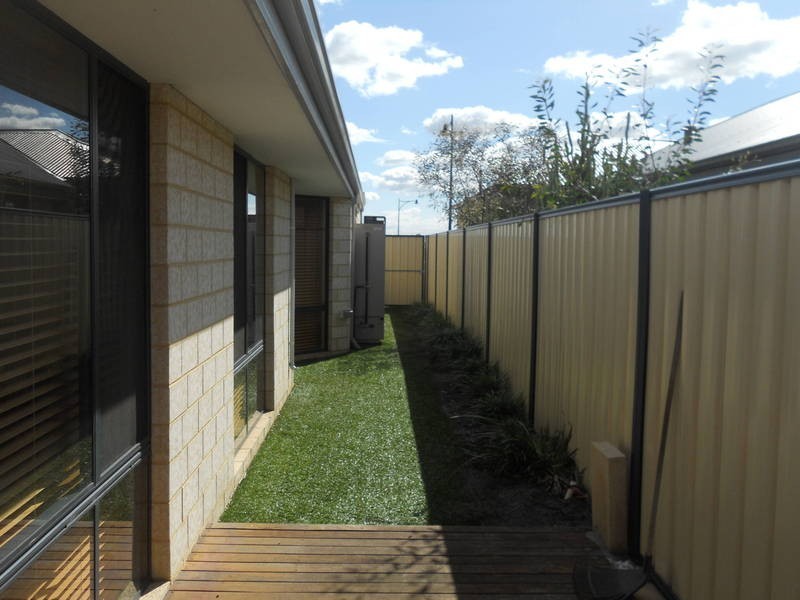 12 Vermillion Way, Success WA 6164