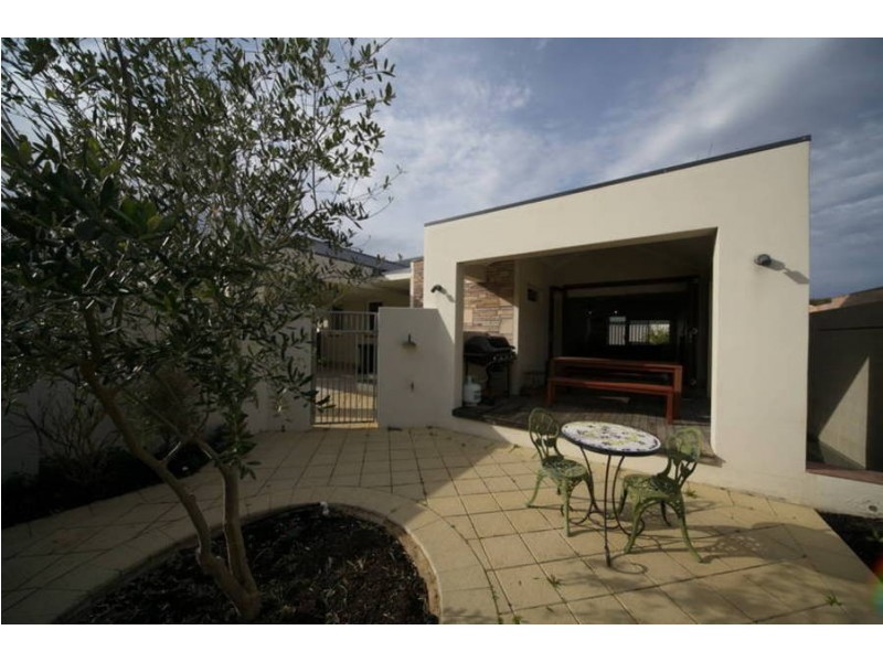 17 Olding Way, Melville WA 6156