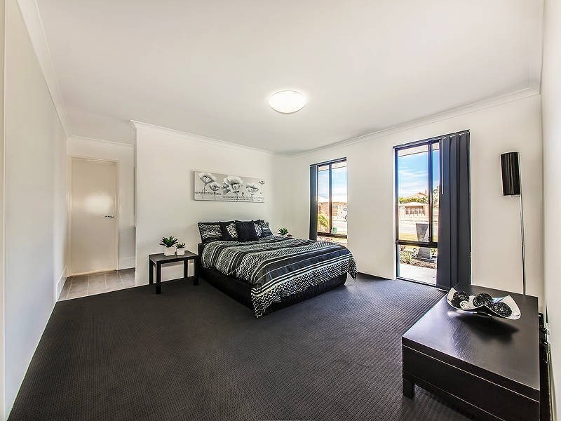 9 Southampton Drive, Piara Waters WA 6112