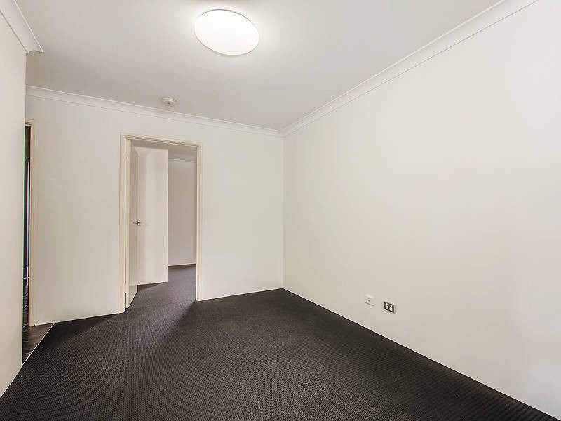 9 Southampton Drive, Piara Waters WA 6112