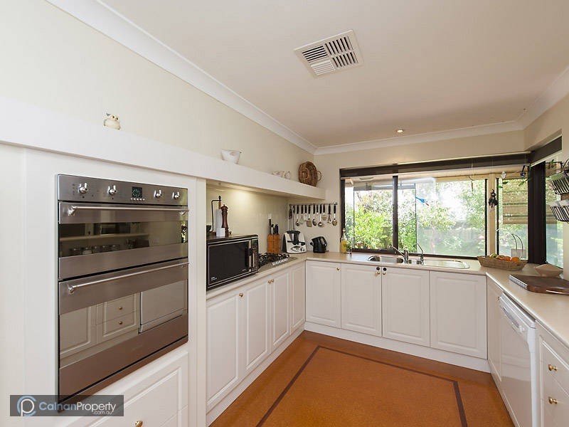 27 Broadhurst Crescent, Bateman WA 6150