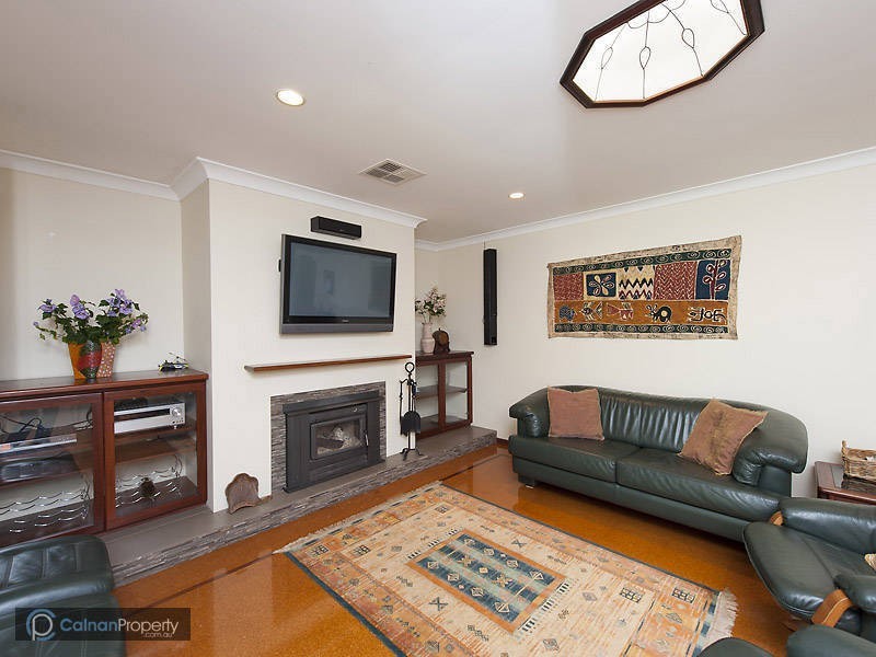 27 Broadhurst Crescent, Bateman WA 6150