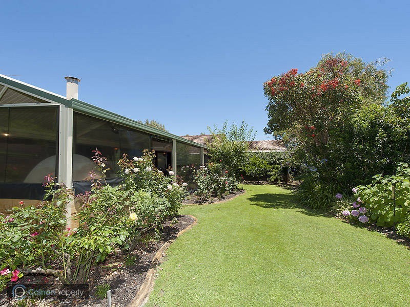 27 Broadhurst Crescent, Bateman WA 6150