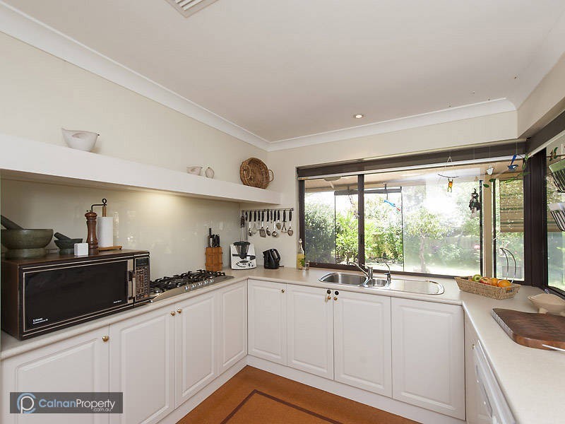 27 Broadhurst Crescent, Bateman WA 6150