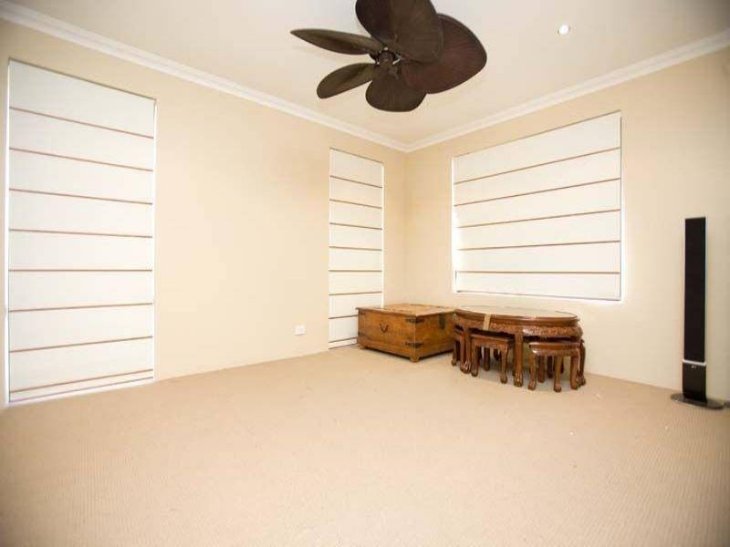 33 Normanby Bend, Success WA 6164