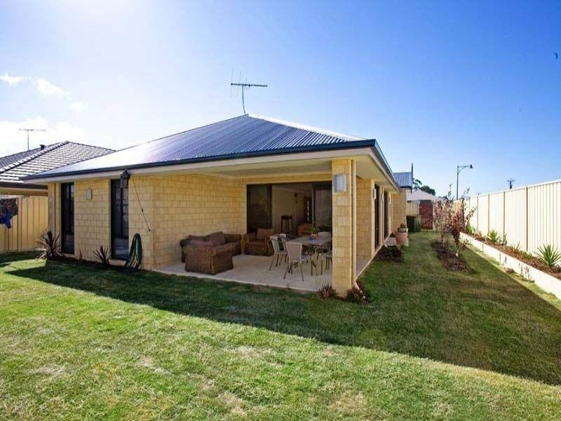 33 Normanby Bend, Success WA 6164
