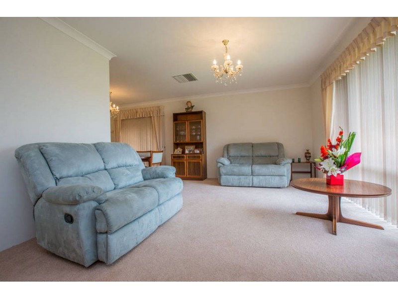 17 Hawkesbury Drive, Willetton WA 6155