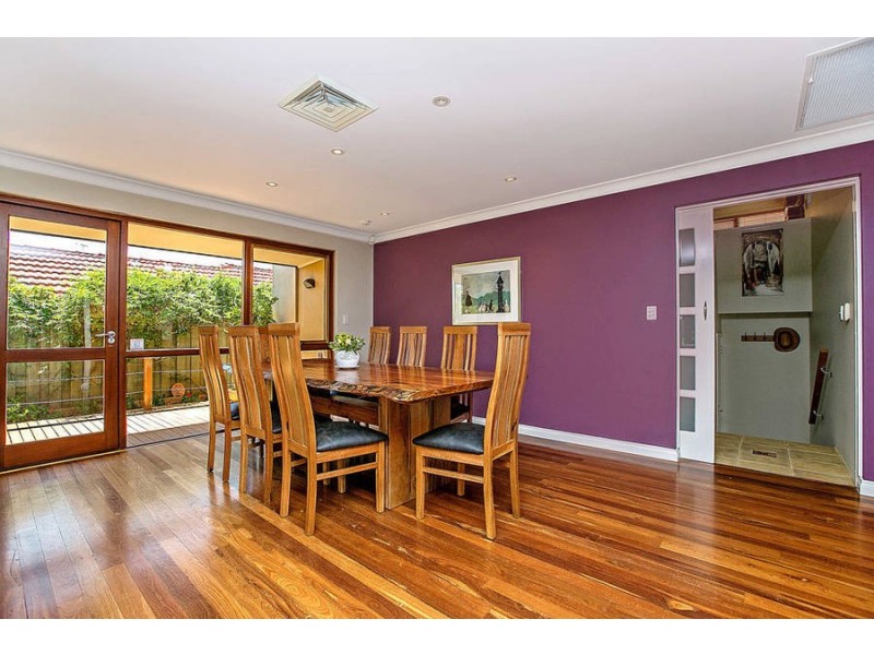 10 Crest Avenue, Mount Pleasant WA 6153