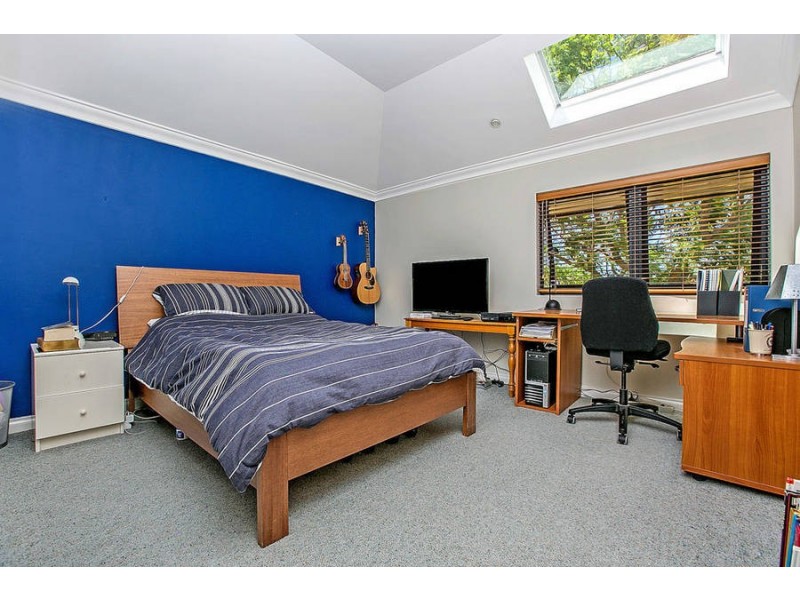 10 Crest Avenue, Mount Pleasant WA 6153