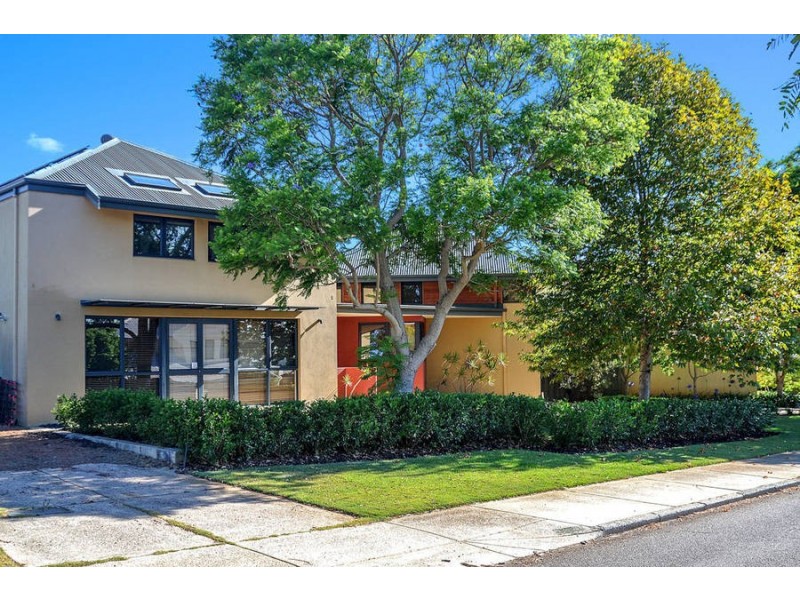 10 Crest Avenue, Mount Pleasant WA 6153