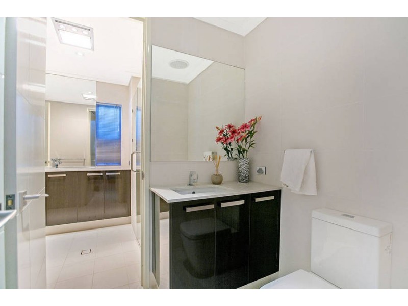 4 Edgehill Walk, Piara Waters WA 6112