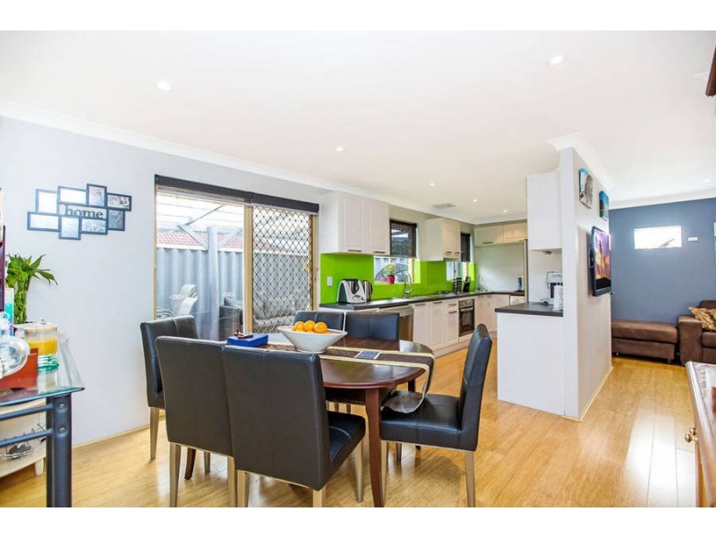 2/227 Stock Road, Palmyra WA 6157