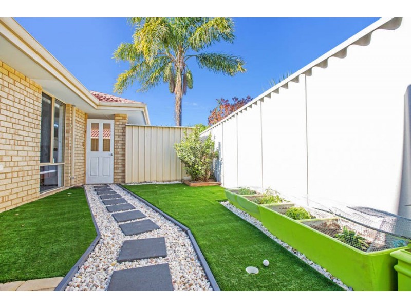 2/227 Stock Road, Palmyra WA 6157