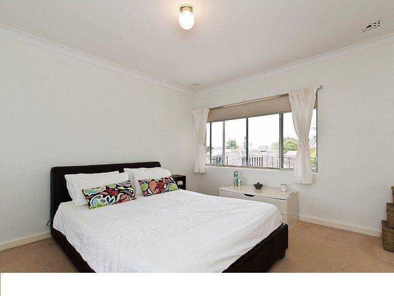 8/561 Canning Highway, Alfred Cove WA 6154