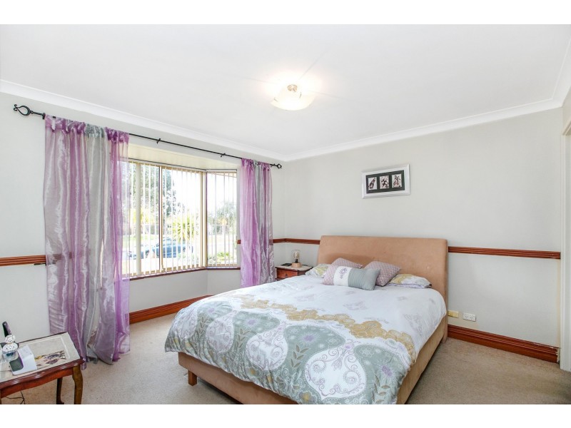 41 Redheart Drive, Thornlie WA 6108