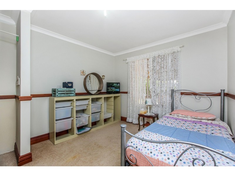 41 Redheart Drive, Thornlie WA 6108