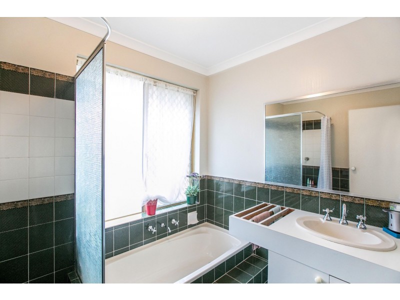 41 Redheart Drive, Thornlie WA 6108