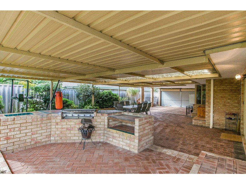 41 Redheart Drive, Thornlie WA 6108