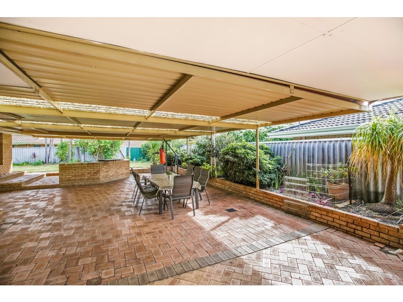 41 Redheart Drive, Thornlie WA 6108