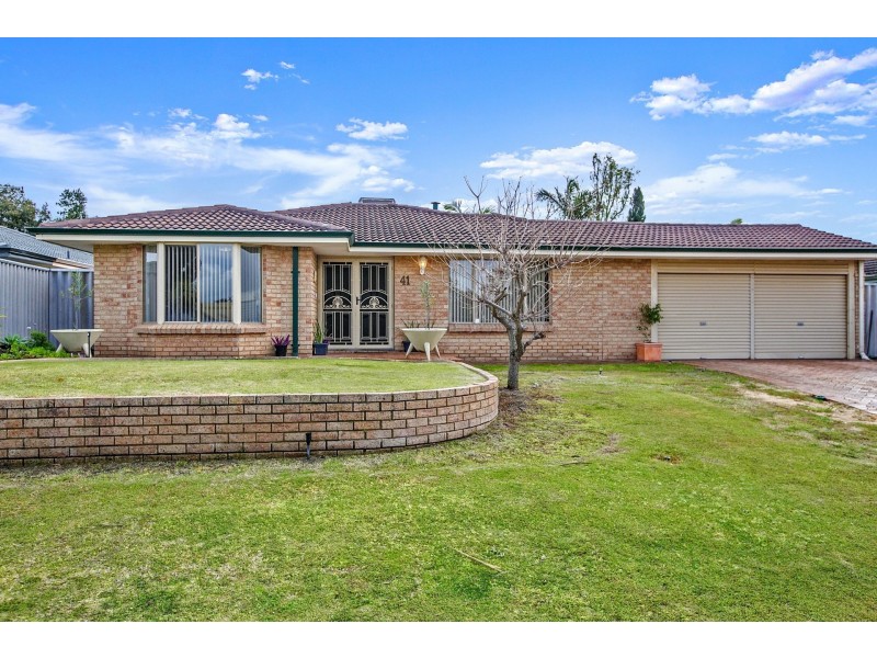 41 Redheart Drive, Thornlie WA 6108