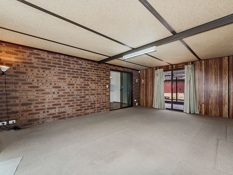 1 Lachlan Road, Thornlie WA 6108