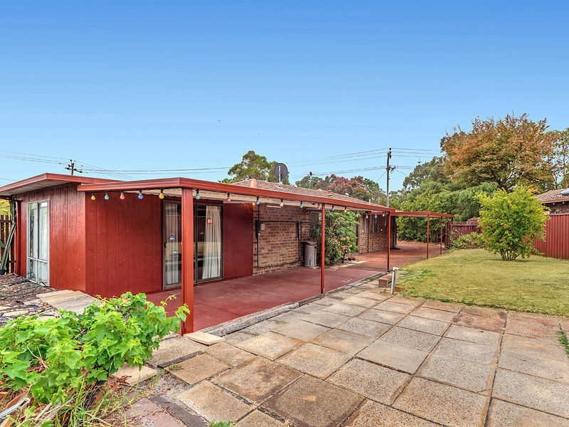 1 Lachlan Road, Thornlie WA 6108