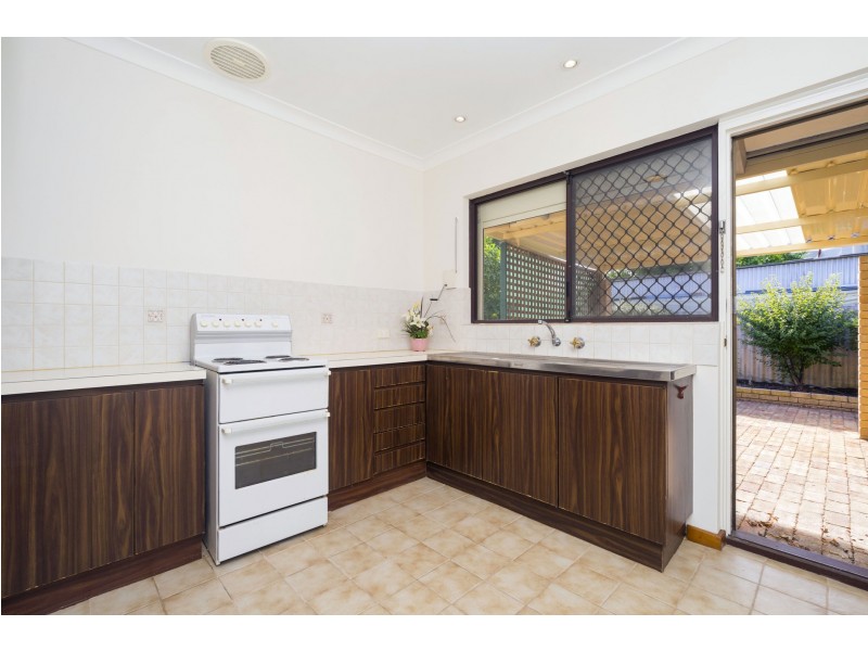 1/11 Sprigg Place, Booragoon WA 6154