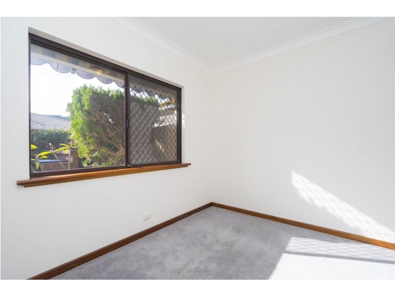 1/11 Sprigg Place, Booragoon WA 6154