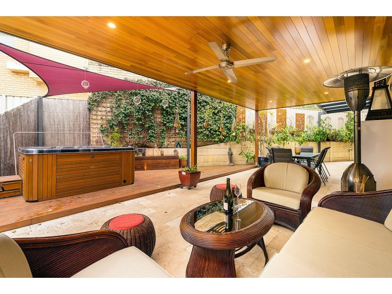 24 Darnell Avenue, Mount Pleasant WA 6153