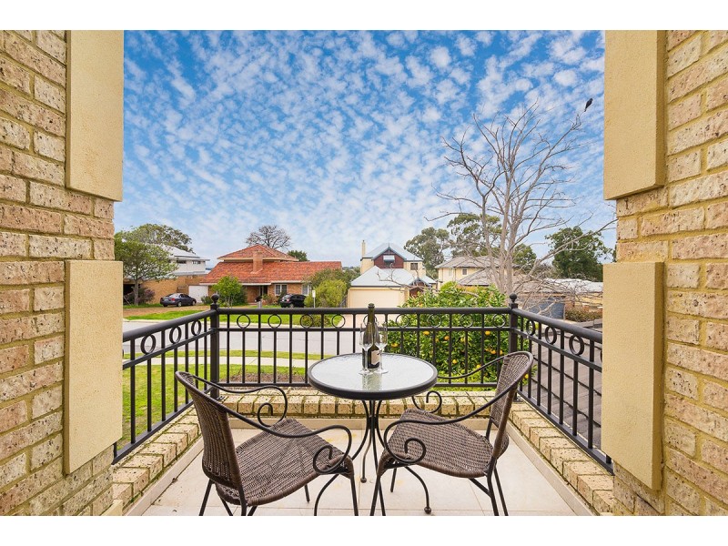 24 Darnell Avenue, Mount Pleasant WA 6153