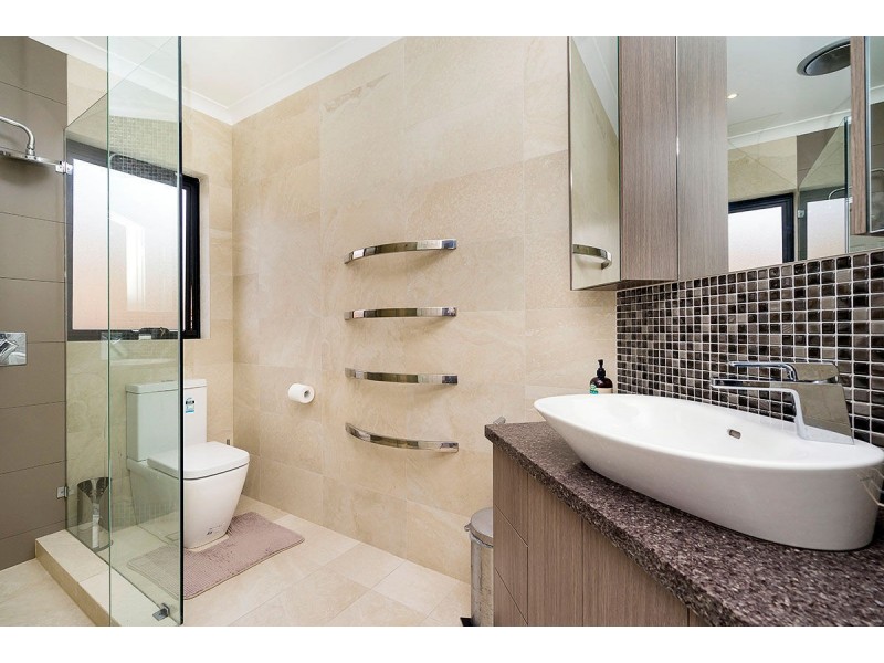 24 Darnell Avenue, Mount Pleasant WA 6153