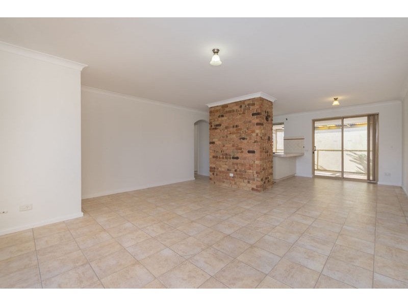 4/42 Rome Road, Myaree WA 6154