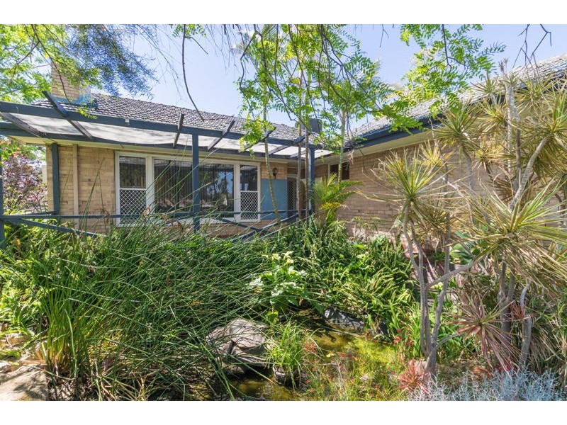 34 Coleman Crescent, Melville WA 6156