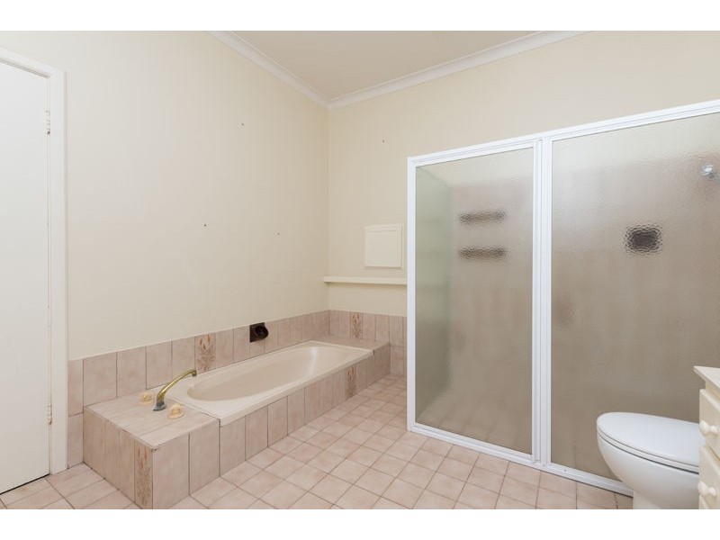 34 Coleman Crescent, Melville WA 6156