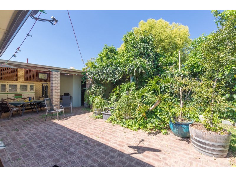 34 Coleman Crescent, Melville WA 6156